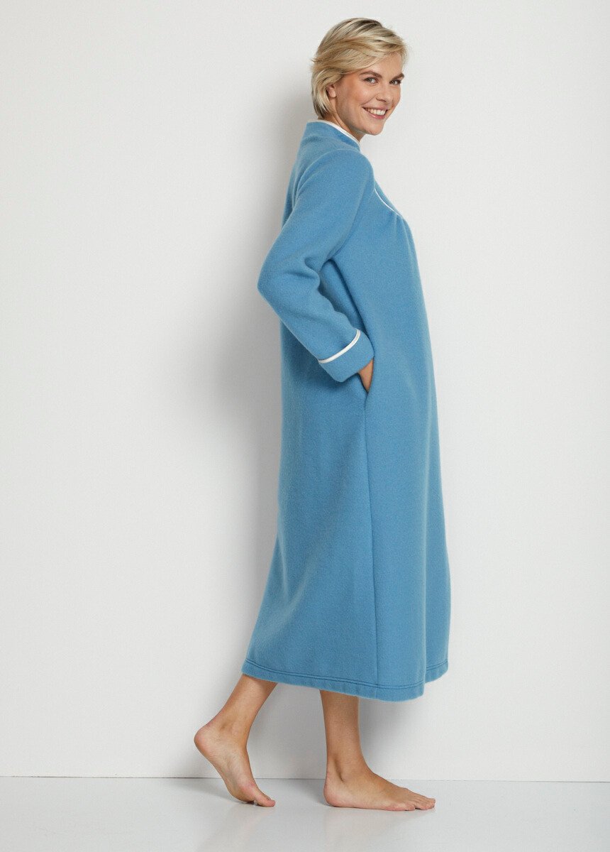 Buttoned_fleece_bathrobe_Blue_Duck_DR1_slim