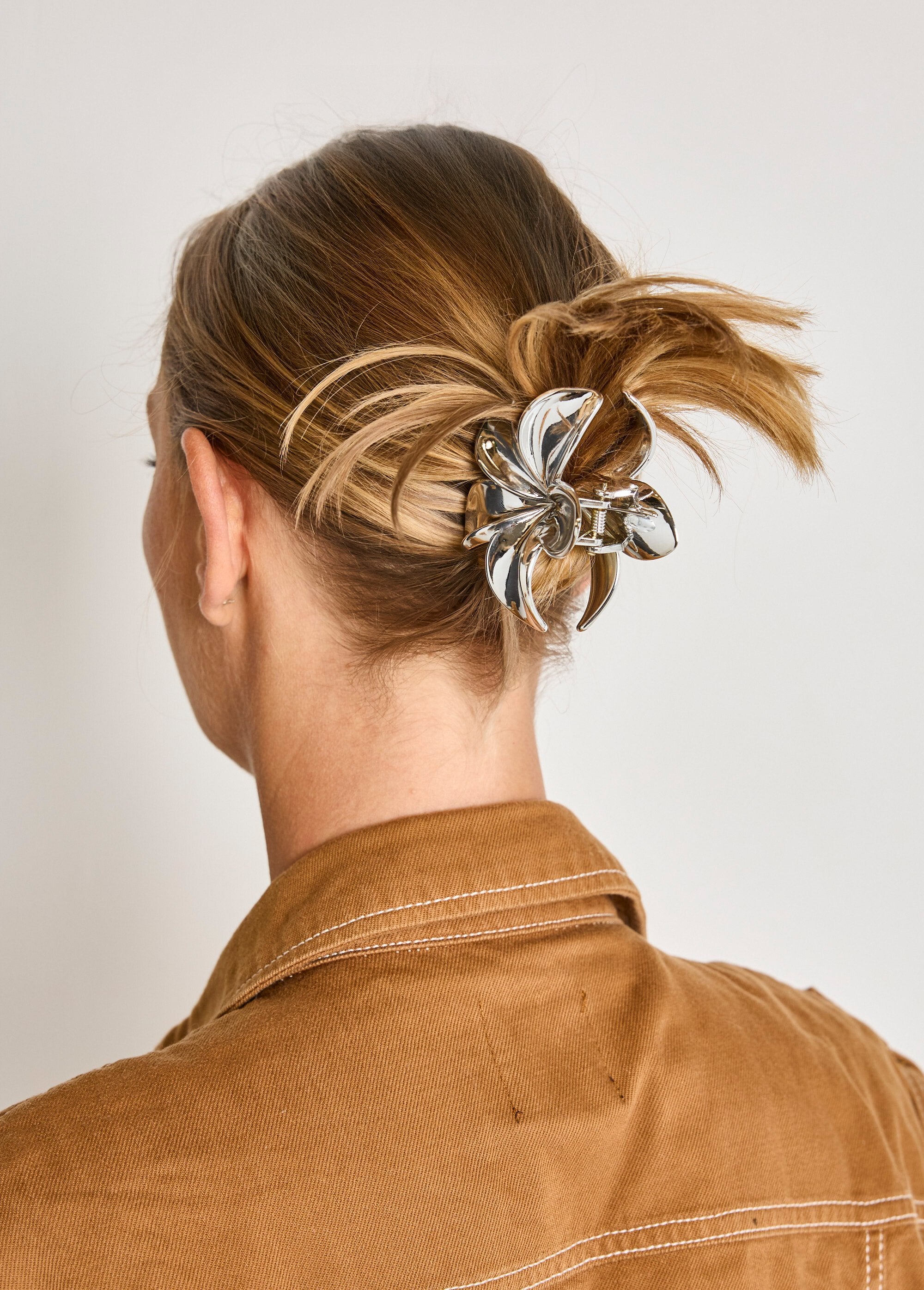 Flower_shaped_hair_clip_Silver_DE2_slim