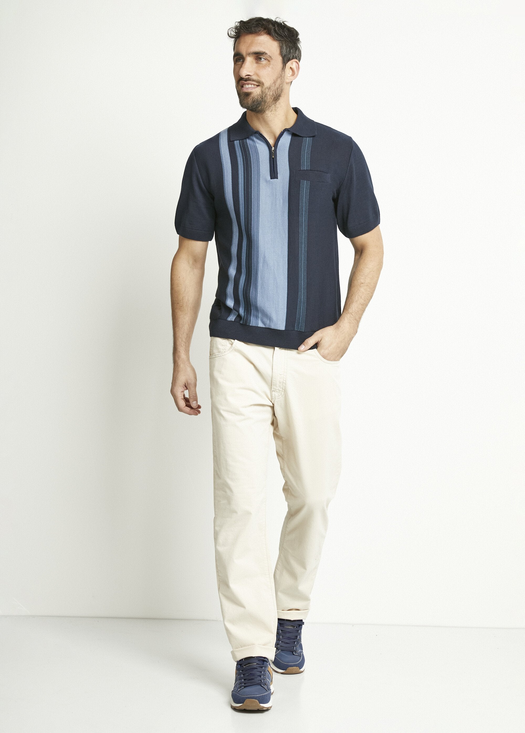 Short-sleeved_zipped_polo_shirt_with_jacquard_stripes_Marine_SF1_slim