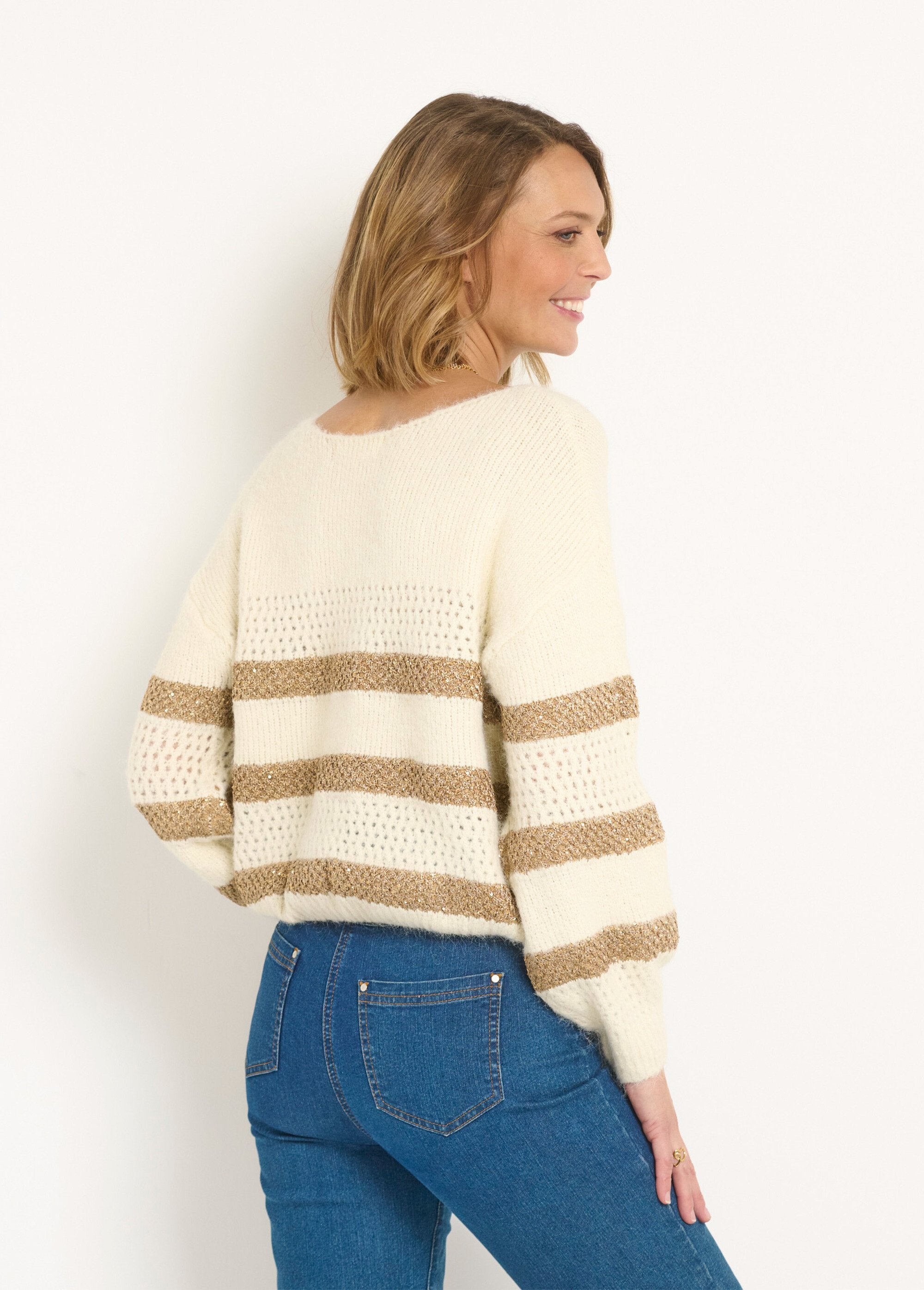 Warm_openwork_wool_sweater_with_sequins_Ecru_and_gold_DO1_slim