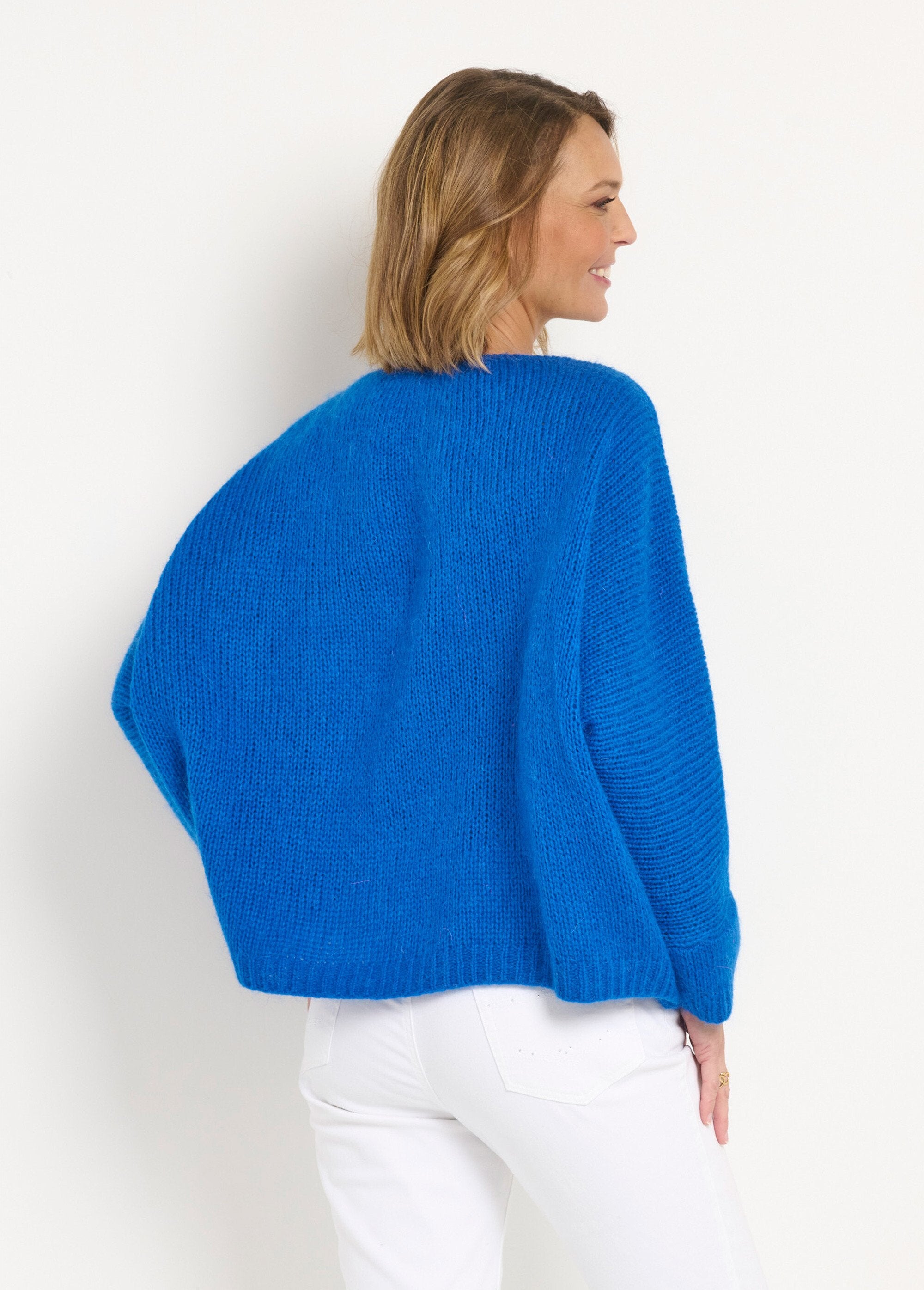 Warm_mohair_wool_sweater_with_V-neck_and_dropped_armholes_Electric_blue_DO1_slim