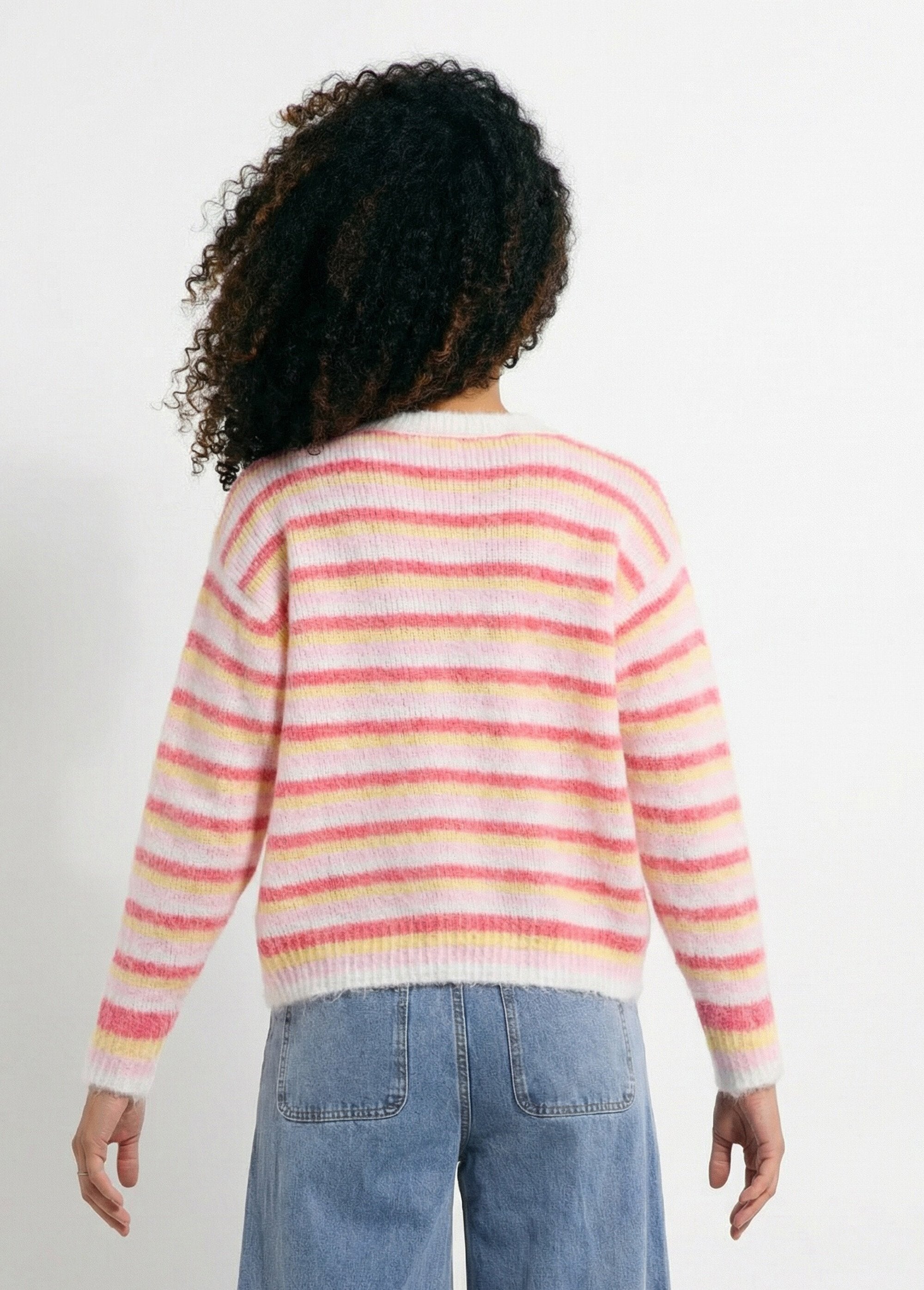 Fluffy_crew_neck_sweater,_pastel_stripes_Rose_et_jaune_DO1_slim
