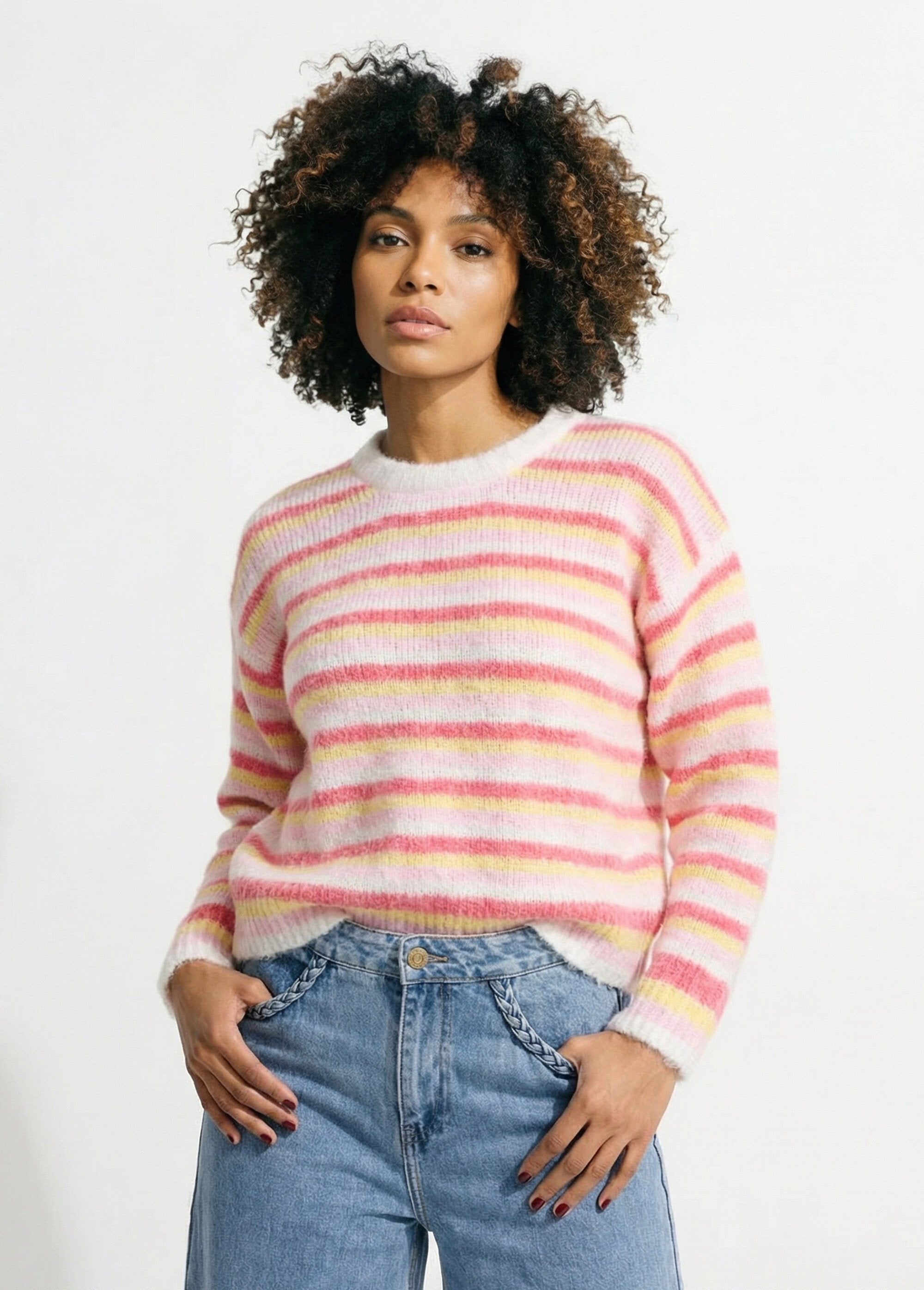 Fluffy_crew_neck_sweater,_pastel_stripes_Rose_et_jaune_FA1_slim