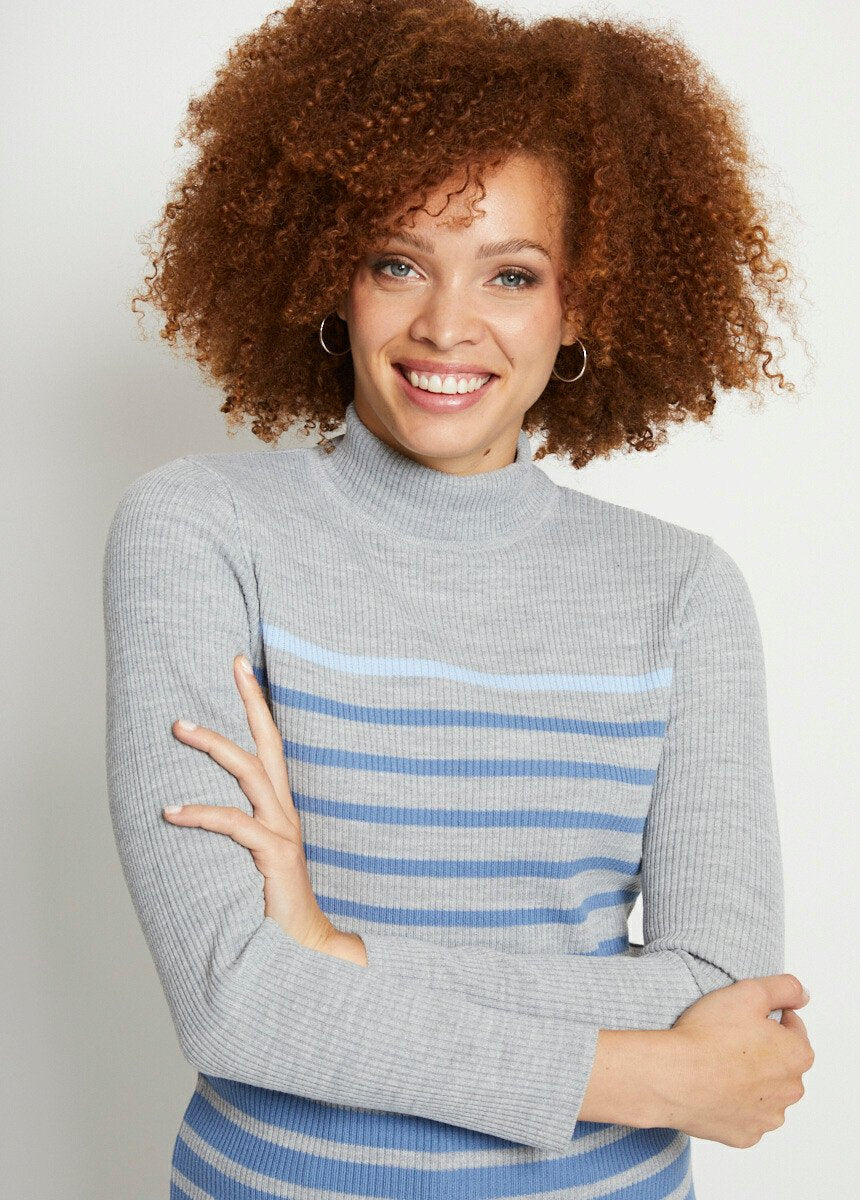 Short_ribbed_knit_high_neck_sweater_Blue_stripe_DE1_slim