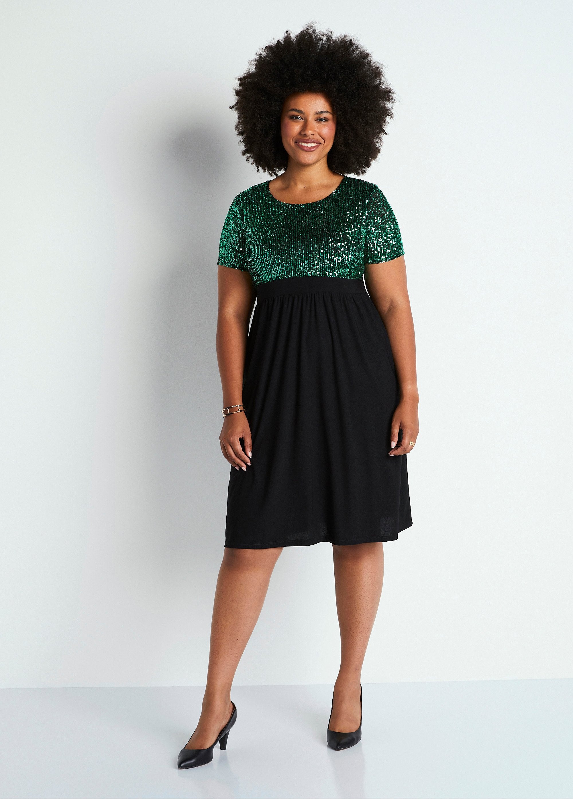 Short_flared_mesh_and_sequin_dress_Green_and_black_FA1_curvy