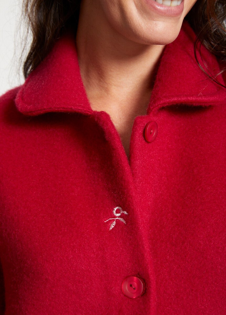 Courtelle_embroidered_dressing_gown_bathrobe_Ruby_DE1_slim