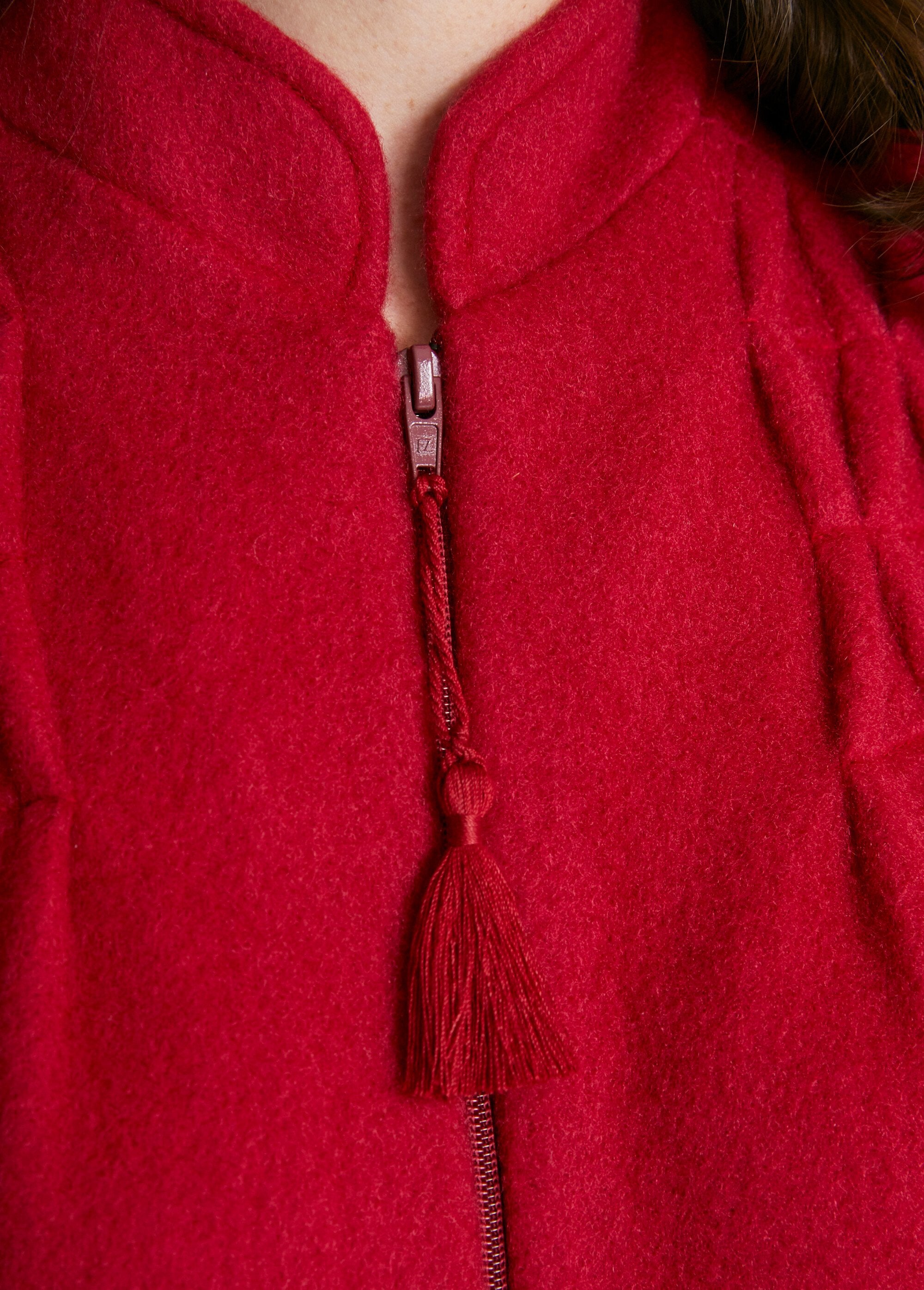 Courtelle®_zipped_knit_bathrobe_Ruby_DE3_slim