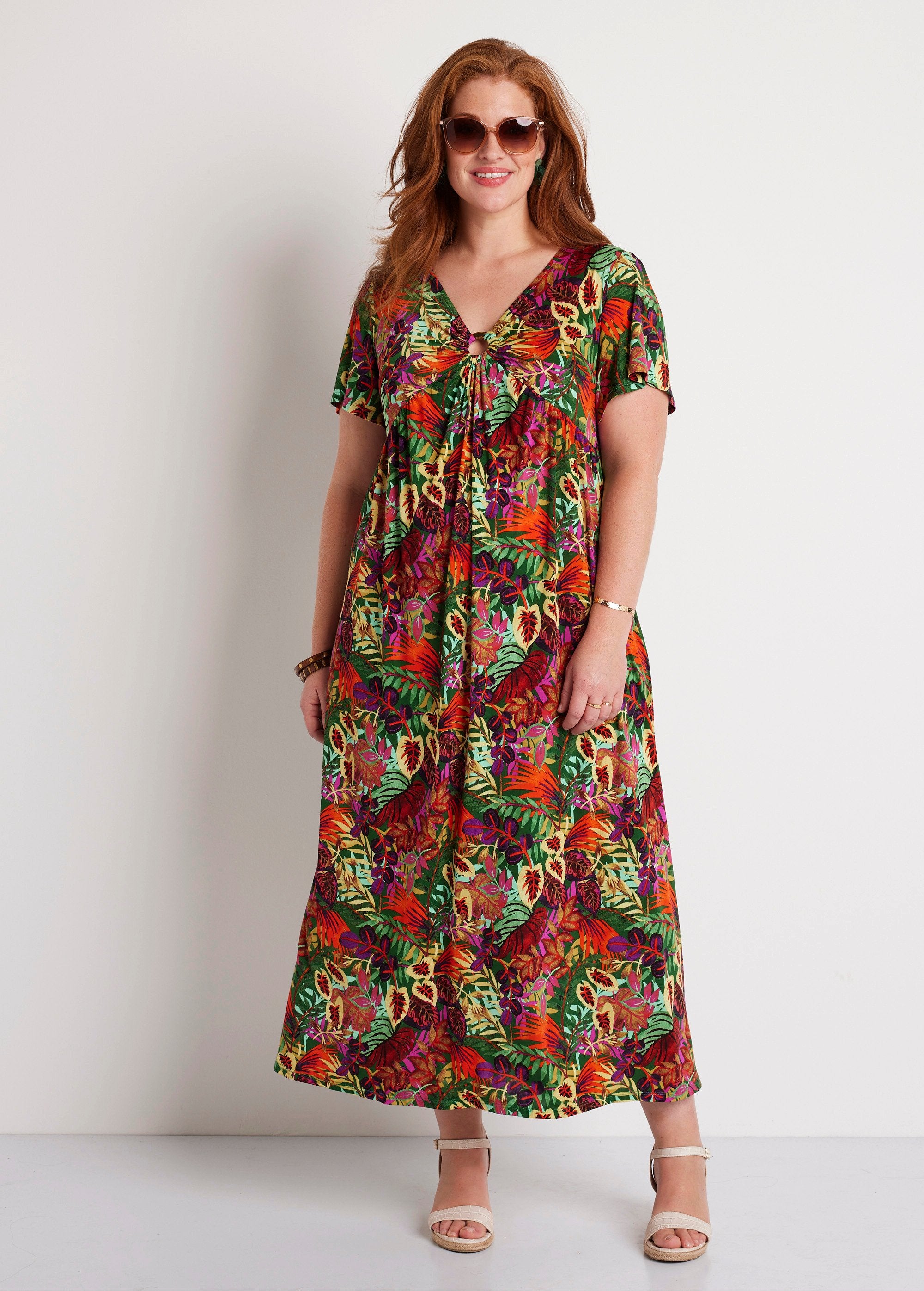 Long_flared_V-neck_jewel_printed_dress_Multicolor_FA1_curvy