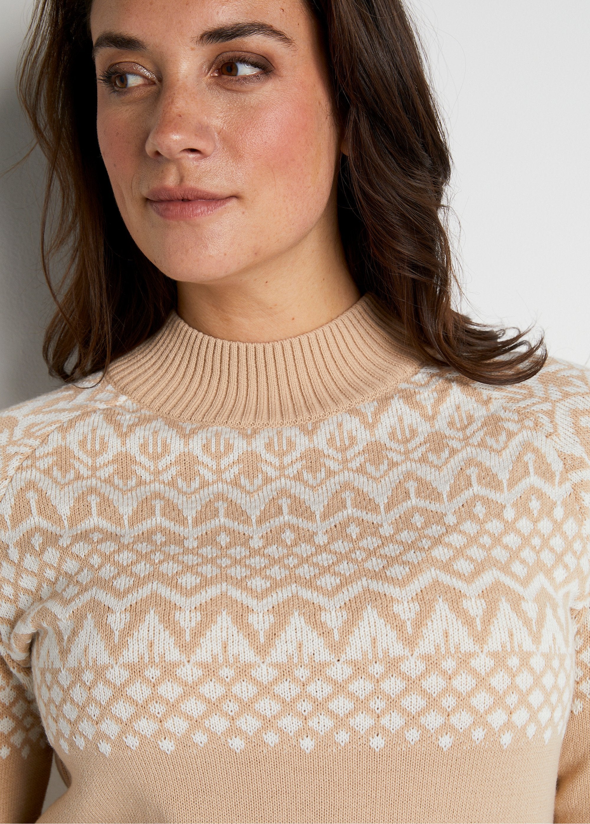 Short_jacquard_knit_sweater_dress_Beige_and_ecru_DE2_curvy