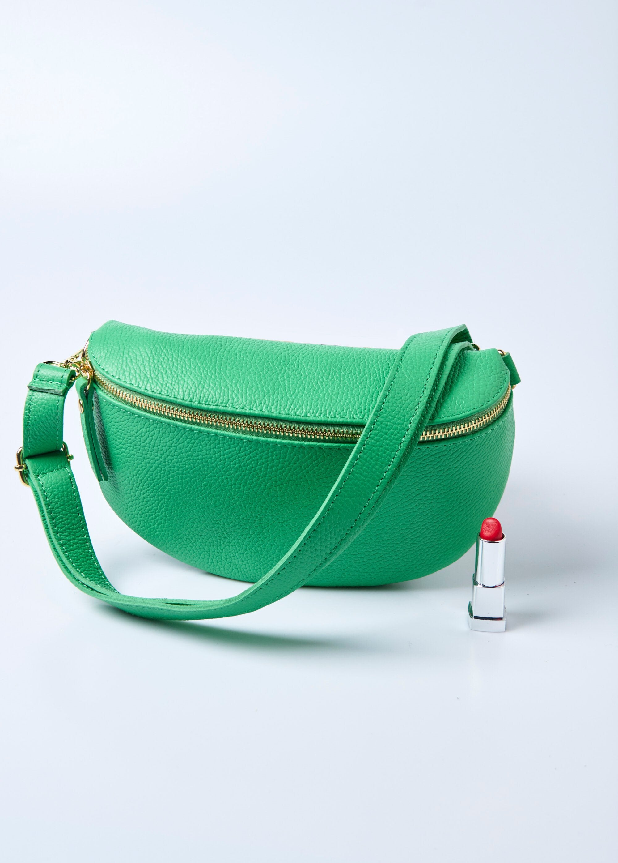 Leather_zipped_fanny_pack_with_shoulder_strap_Bright_green_FA1_slim