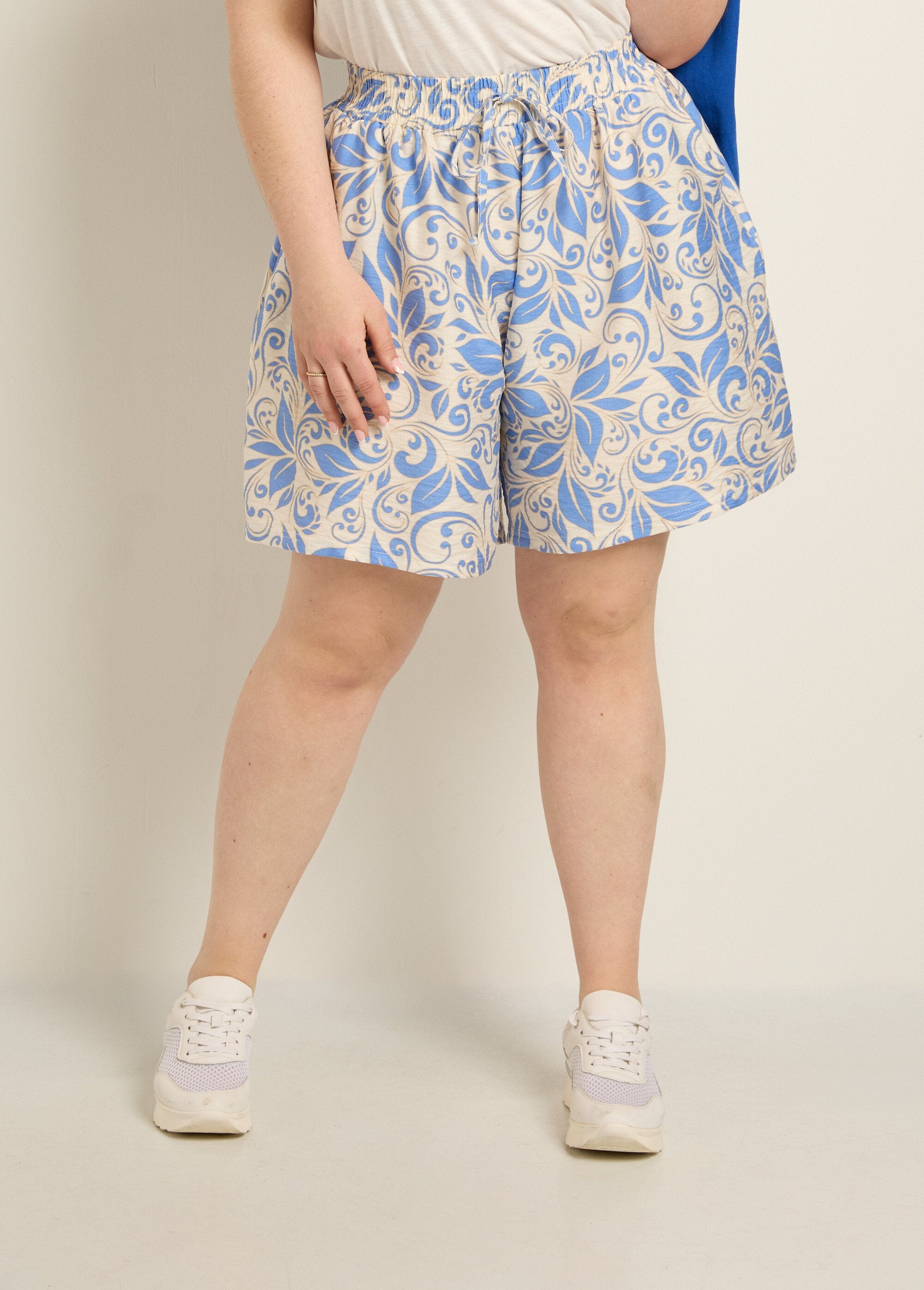 Wide_printed_shorts,_elasticated_waist_Ecru_and_blue_FA1_curvy