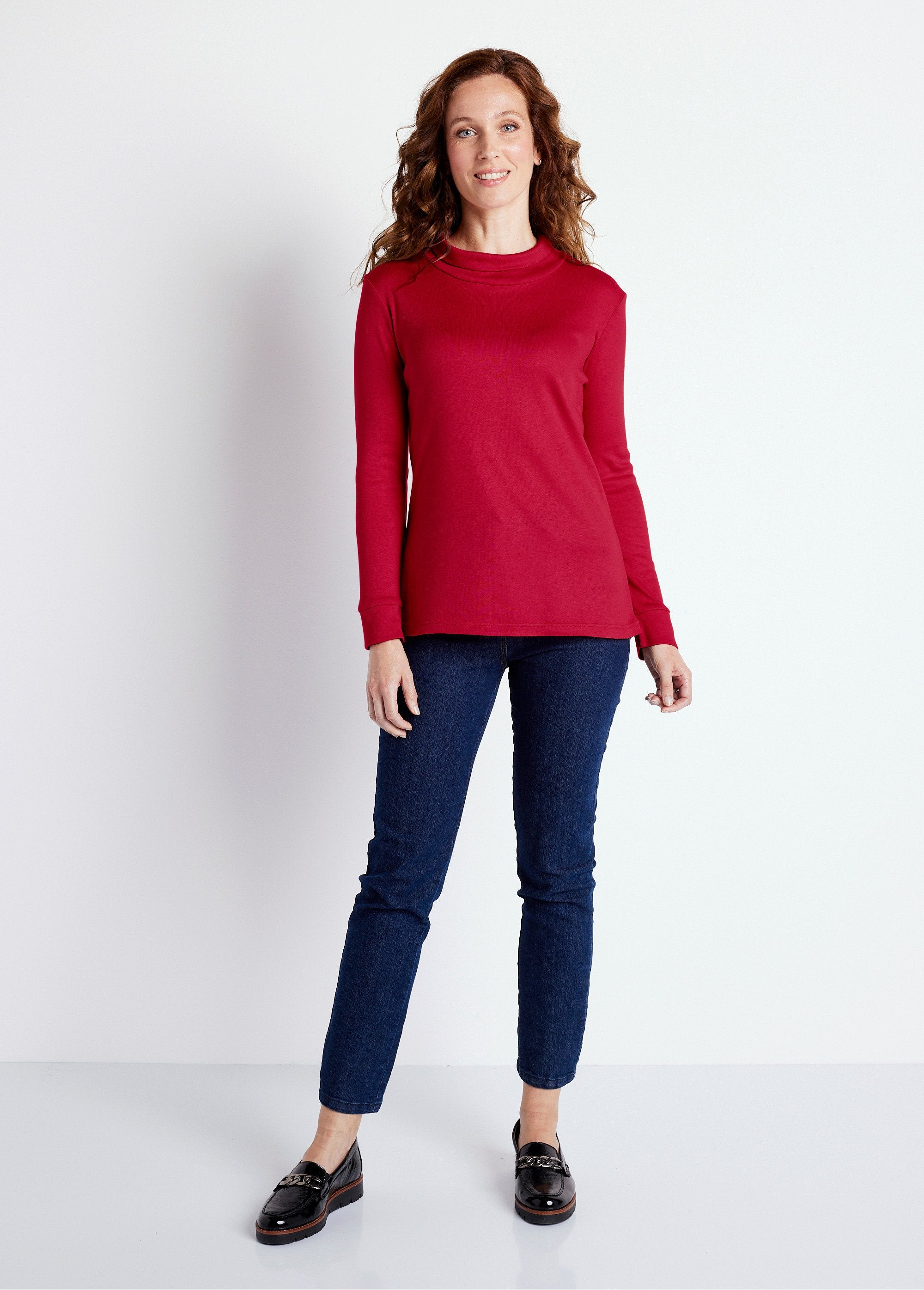 Warm_turtleneck_undershirt_in_plain_interlock_knit_Bordeaux_SF1_slim