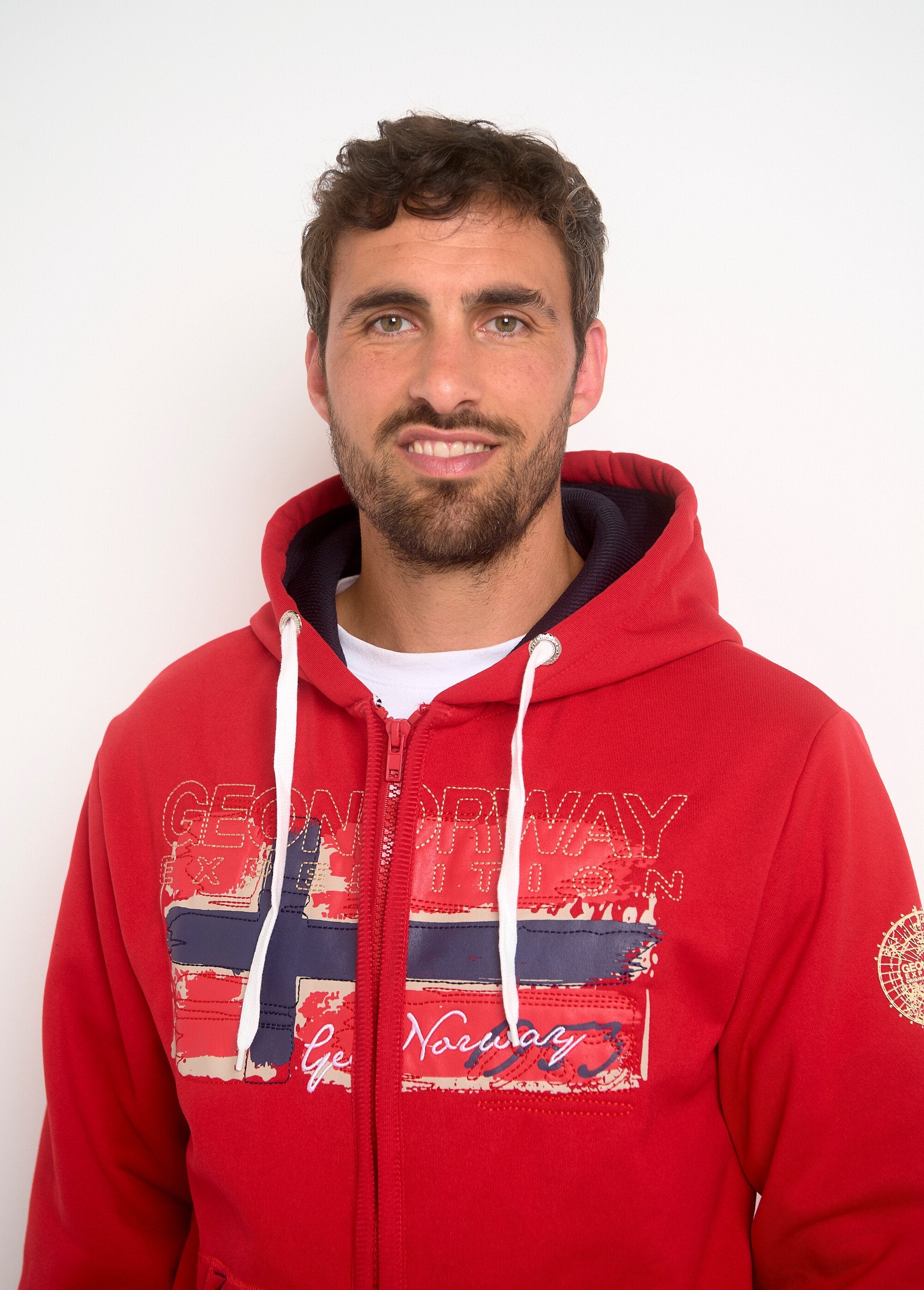 Kangaroo_pocket_zipped_hoodie_Red_and_navy_DE1_slim