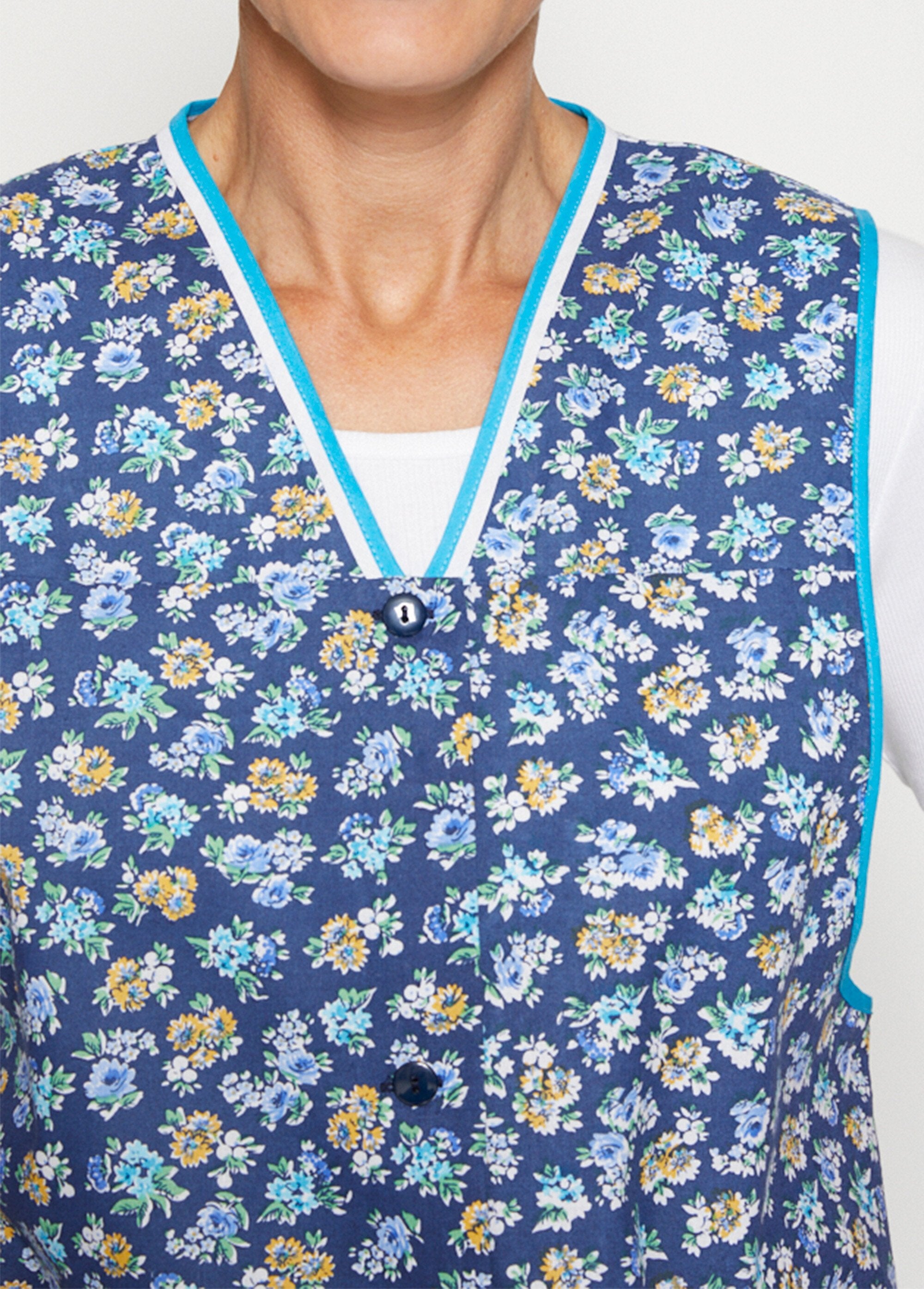 Short_printed_apron_with_wide_armholes_Navy_background_DE1_slim