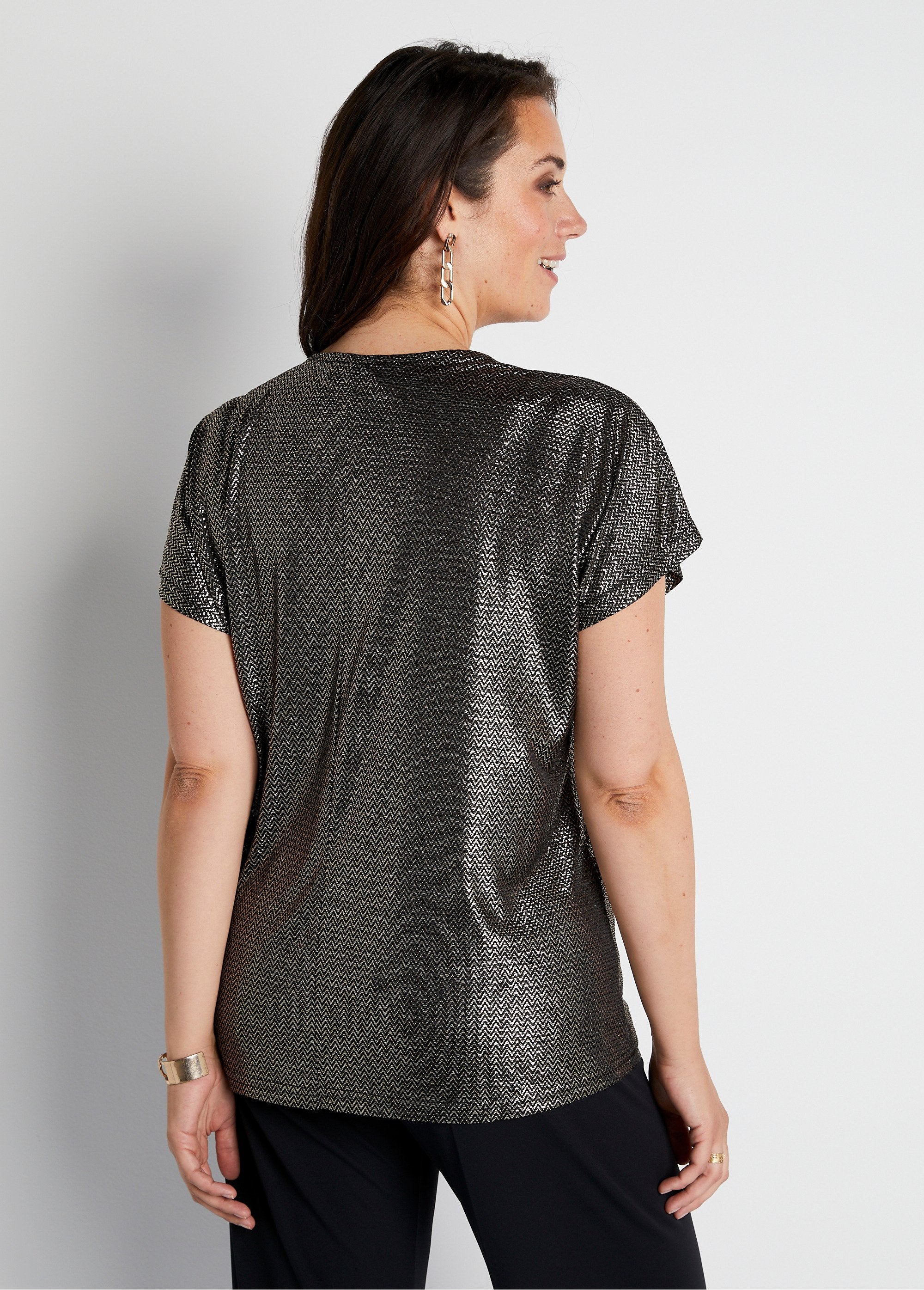 Shiny_knit_T-shirt_with_draped_neckline_Black_and_gold_DO1_curvy