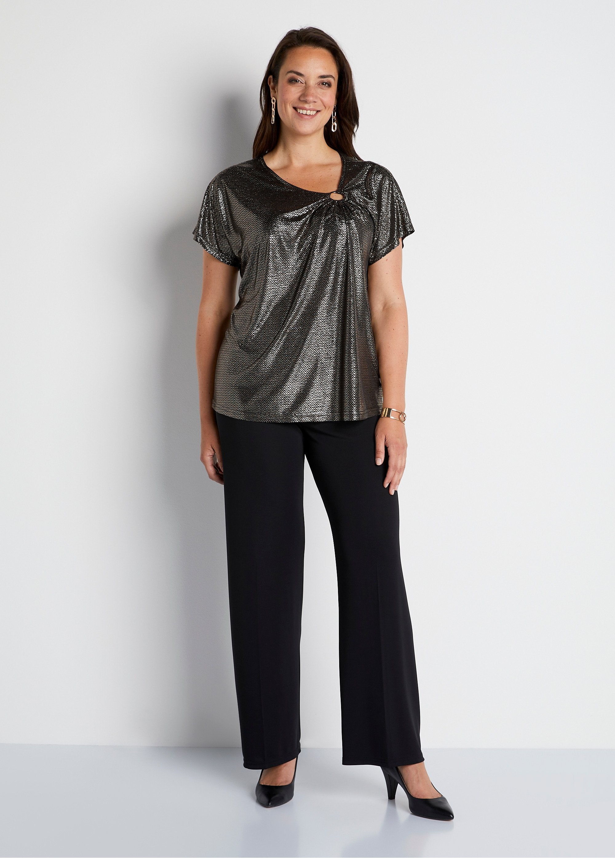 Shiny_knit_T-shirt_with_draped_neckline_Black_and_gold_SF1_curvy