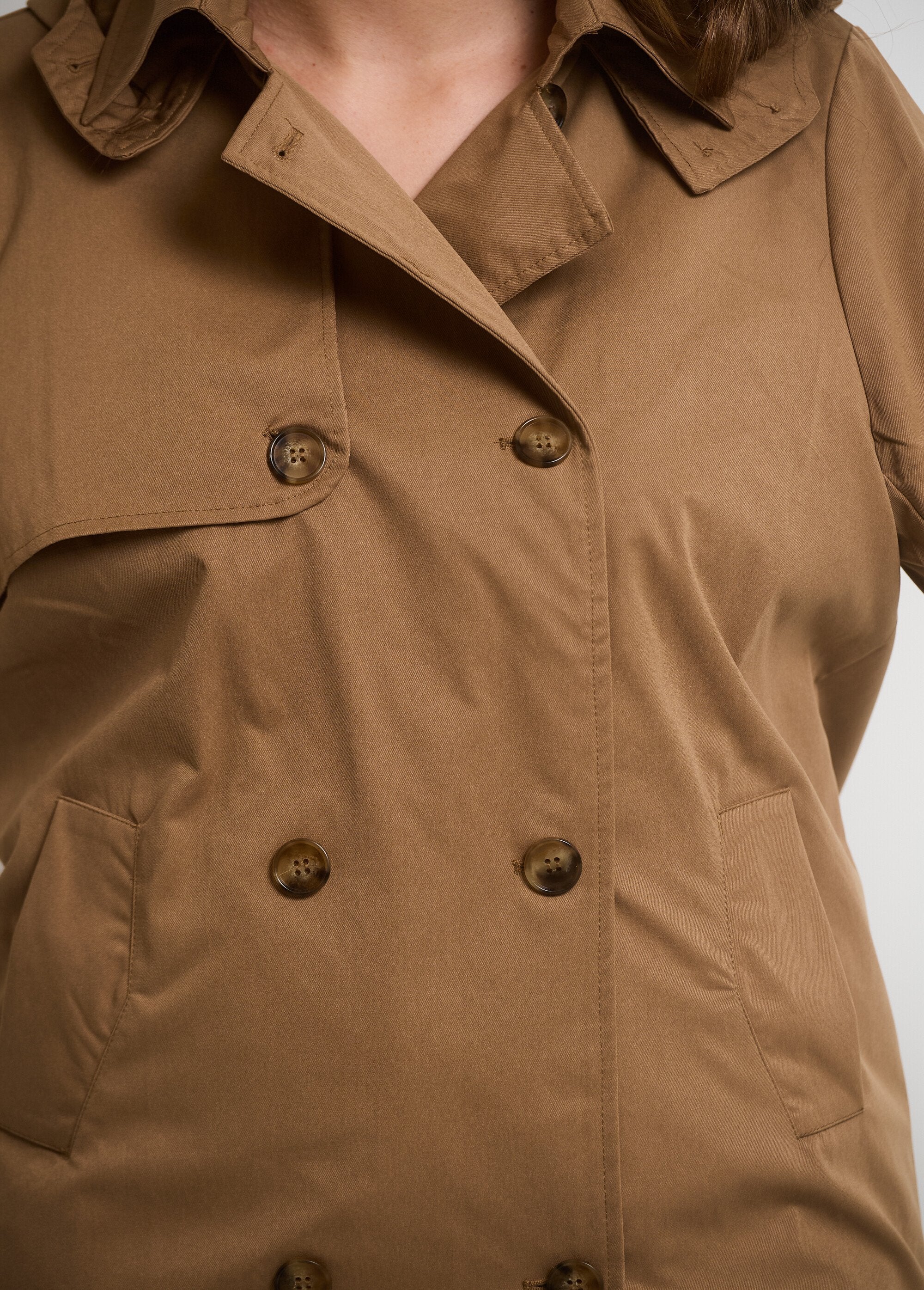 Double-breasted_hooded_trench_coat_Beige_DE1_curvy