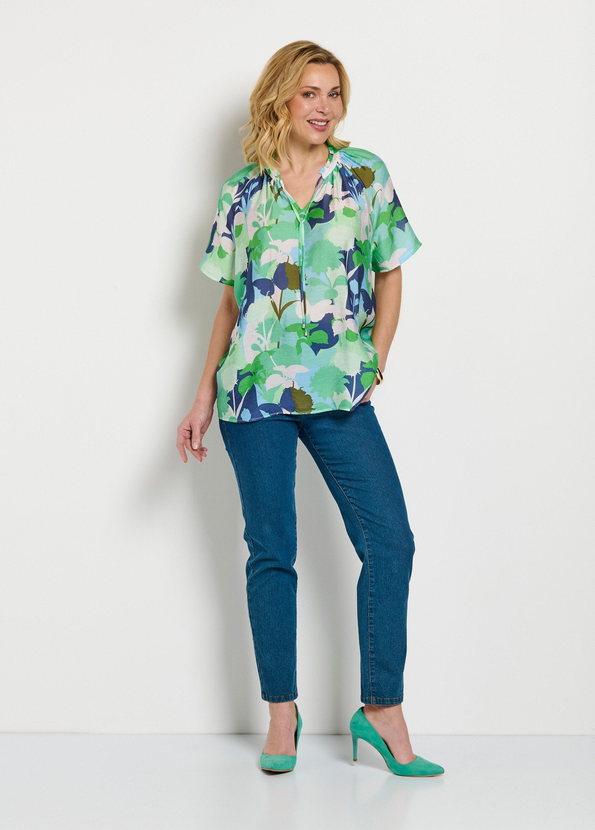 Long_tunic_with_floral_voile_and_ruffled_V-neck_Blue_and_green_SF1_slim