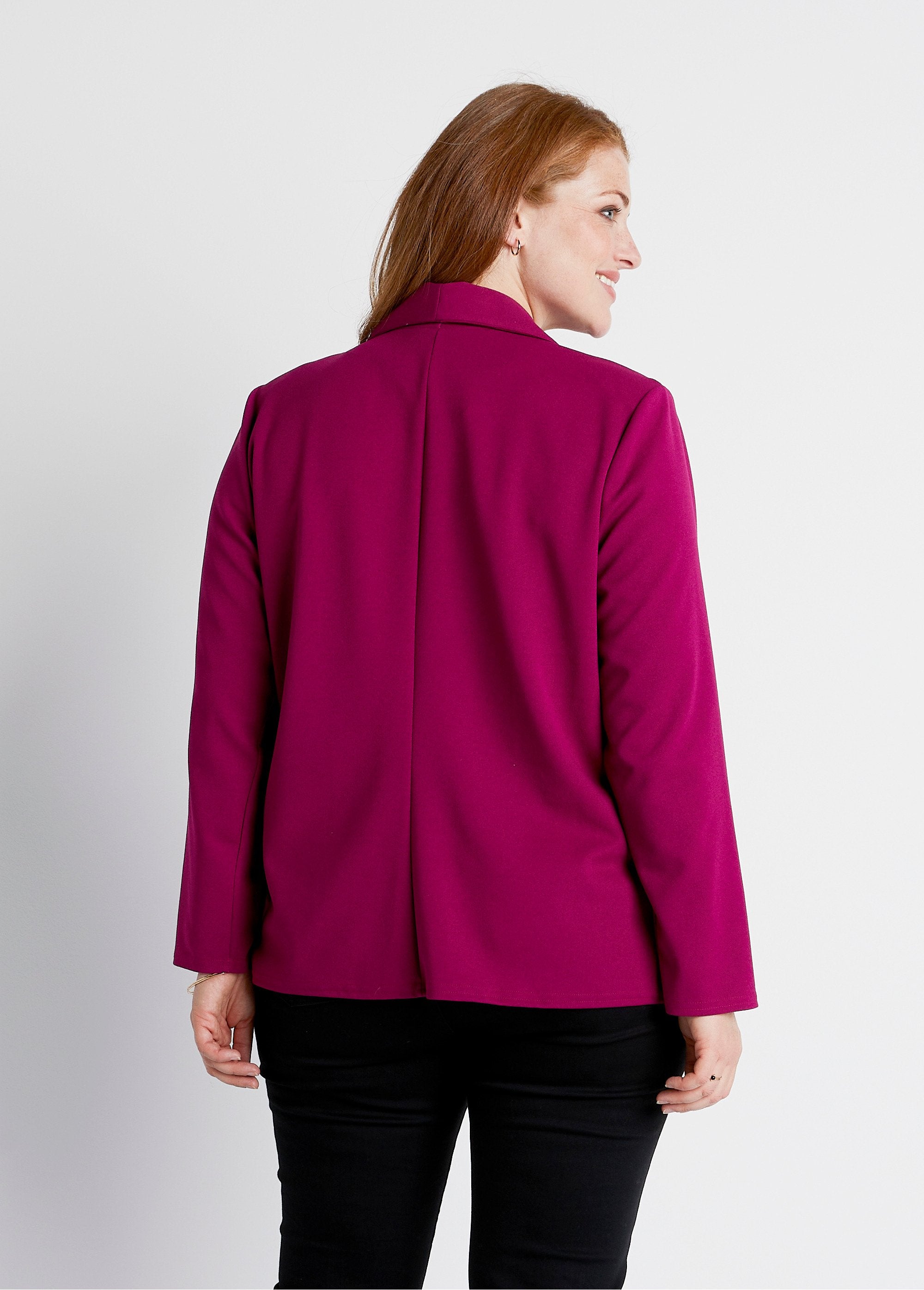 Fluid_knit_shawl_collar_jacket_Raspberry_DO1_curvy