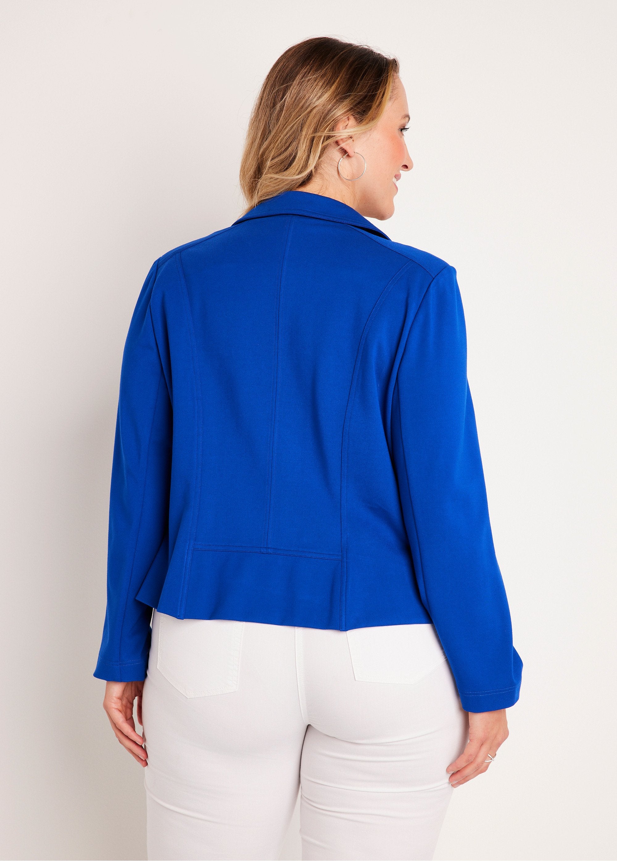 Short_straight_zipped_knitted_jacket_Hard_blue_DO1_curvy