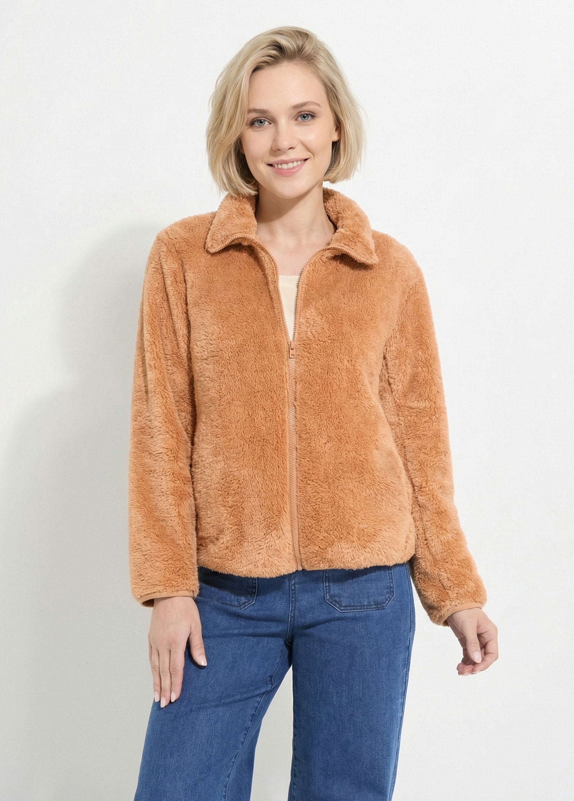 Faux_fur_jacket_with_high_collar_and_long_sleeves_Chamois_FA1_slim